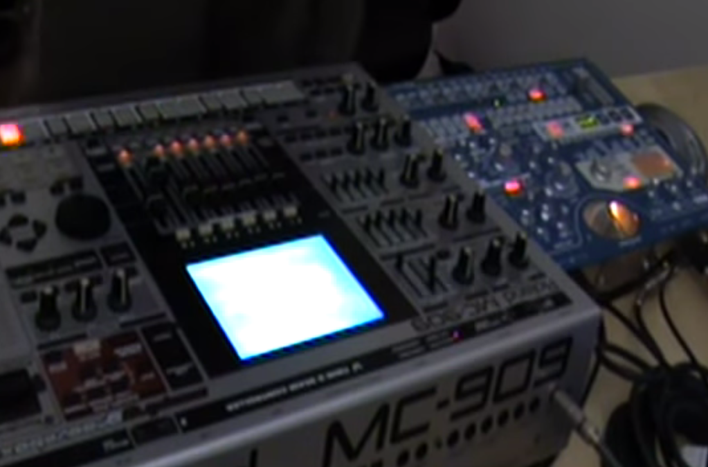 DJ Galactic – “For You and me” live Jam with Electribe + MC-909